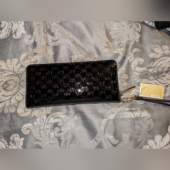 Michael Kors black patent wallet NWT - Picture 1 of 8